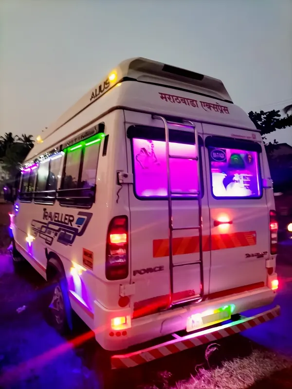 SelectBus 17-seater non-AC Tempo Traveller rear view for Kokna group trips